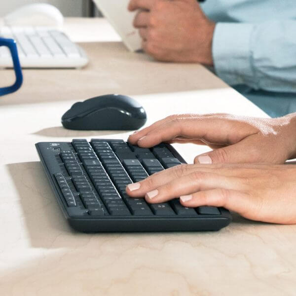 Combo Teclado y Mouse Logitech MK295 Silent Wireless - 920-009792